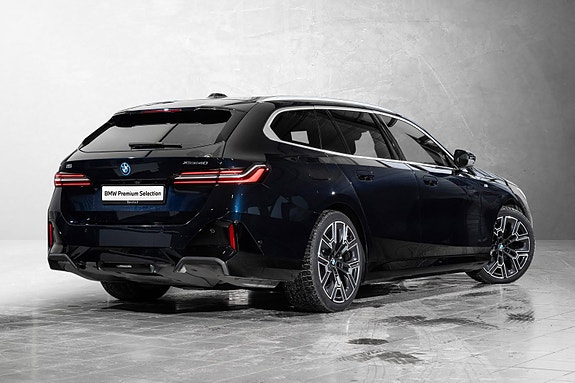 BMW i5 7 of 30