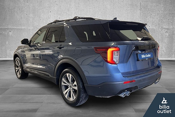 Ford Explorer 4 of 5
