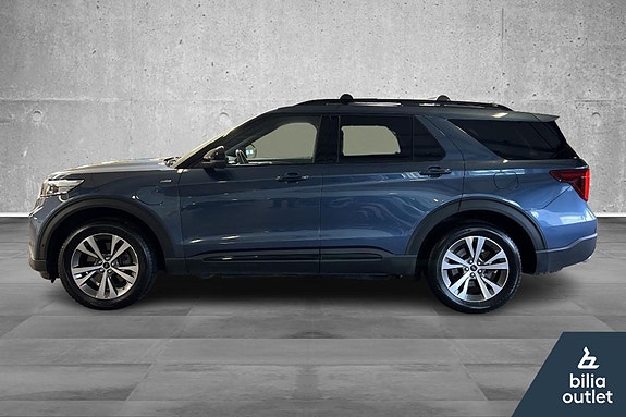 Ford Explorer 3 of 5