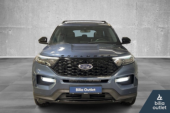 Ford Explorer 2 of 5