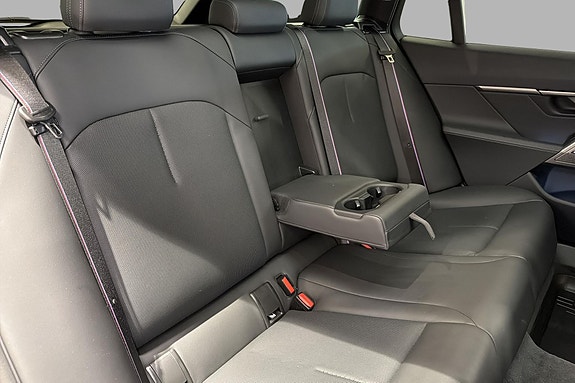 BMW i5 18 of 29