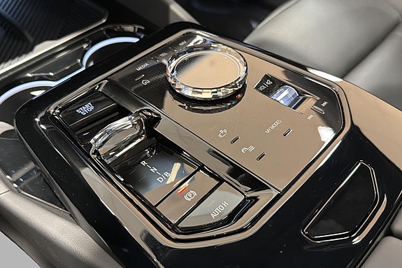 BMW i5 20 of 29