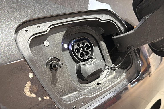 BMW i5 10 of 29