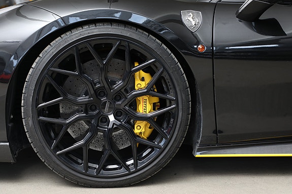 Ferrari 488 GTB 9 of 30