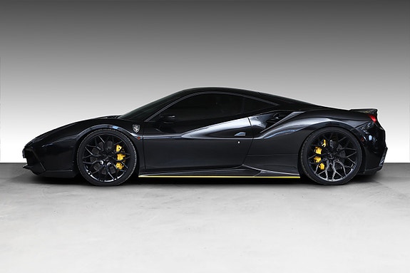 Ferrari 488 GTB 3 of 5