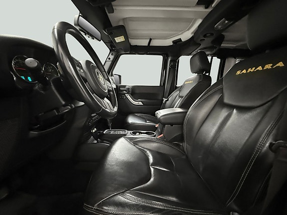 Jeep Wrangler 18 of 30