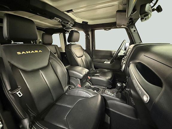 Jeep Wrangler 16 of 30