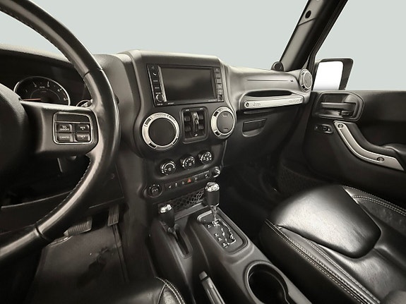 Jeep Wrangler 21 of 30