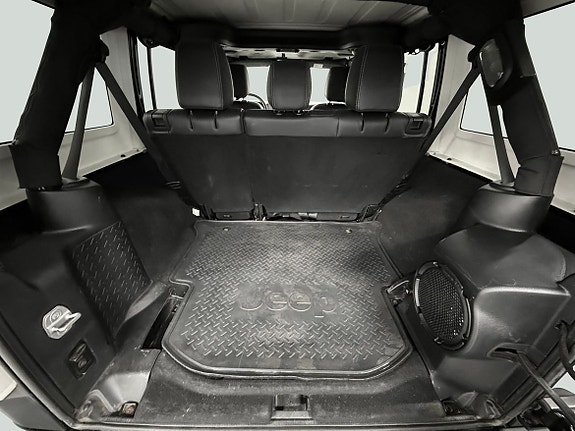 Jeep Wrangler 12 of 30