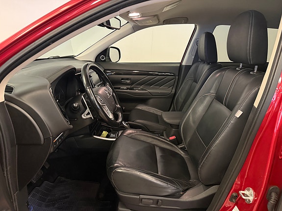 Mitsubishi Outlander 12 of 30