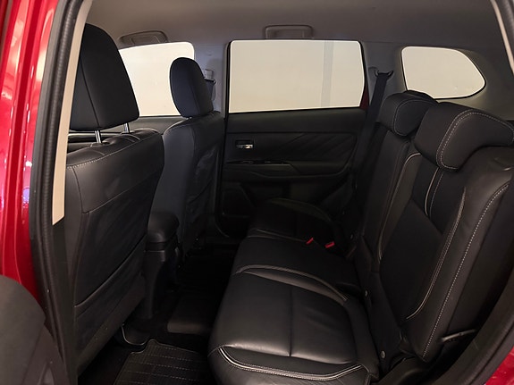 Mitsubishi Outlander 13 of 30