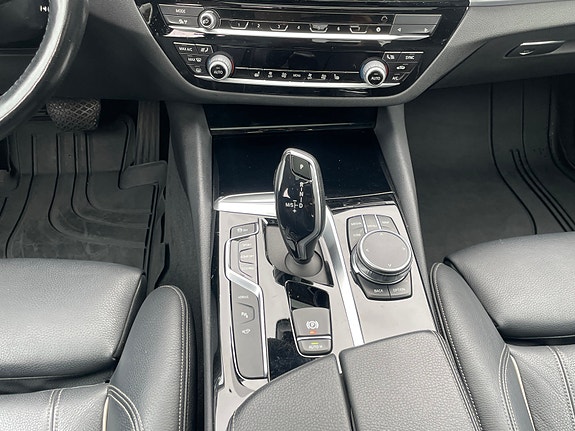 BMW 530e 24 of 30