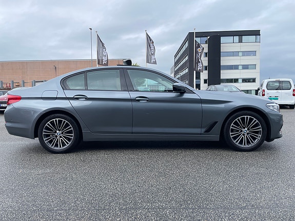 BMW 530e 8 of 30
