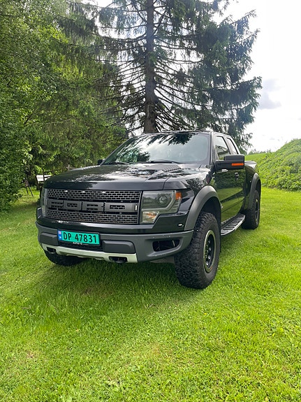 Ford F-150 2 of 5