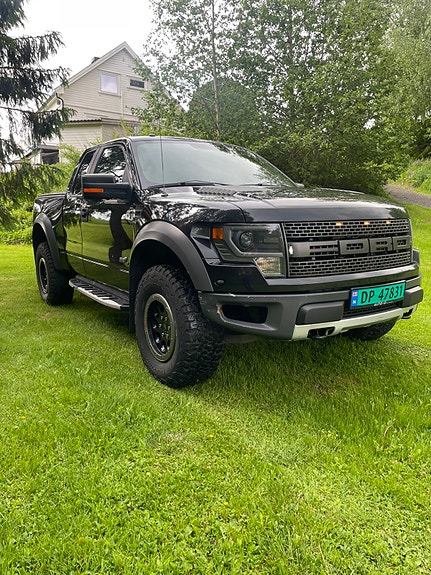 Ford F-150 4 of 5