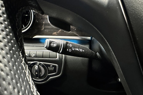 Mercedes-Benz V300 d 11 of 24