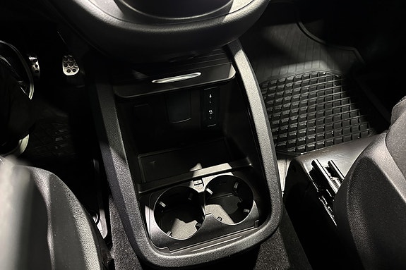 Mercedes-Benz V300 d 18 of 24