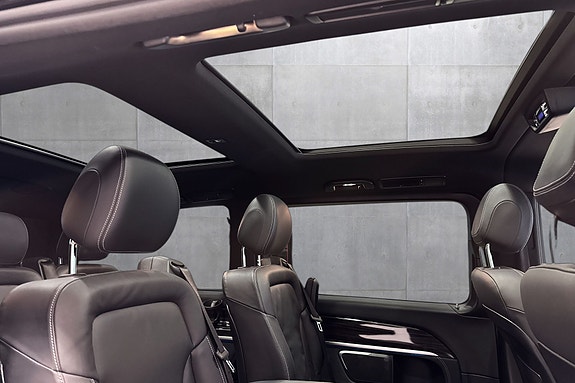 Mercedes-Benz V300 d 22 of 24