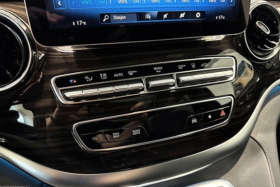 Mercedes-Benz V300 d 16 of 24