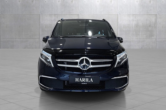 Mercedes-Benz V300 d 2 of 24