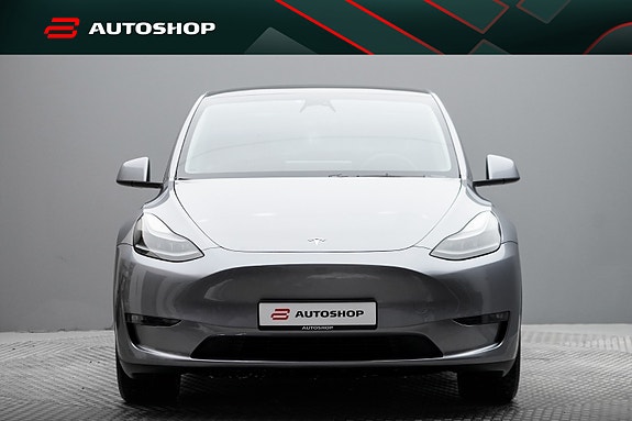 Tesla Model Y 3 of 28