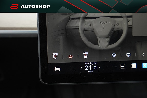 Tesla Model Y 17 of 28