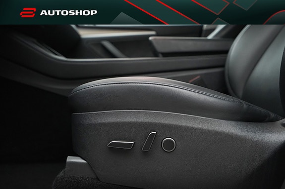 Tesla Model Y 15 of 28