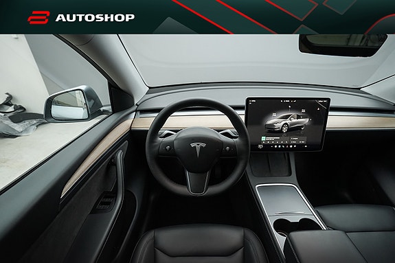 Tesla Model Y 23 of 28