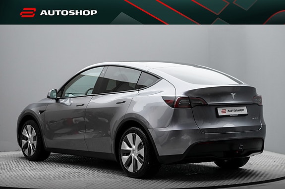 Tesla Model Y 13 of 28