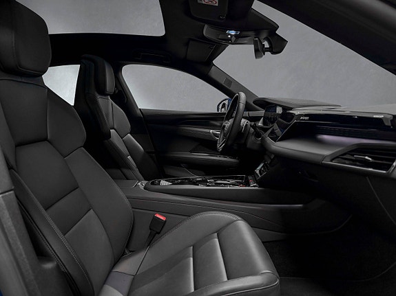 Audi e-tron GT 15 of 30