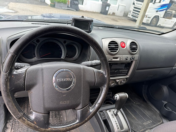 Isuzu D-max 8 of 12