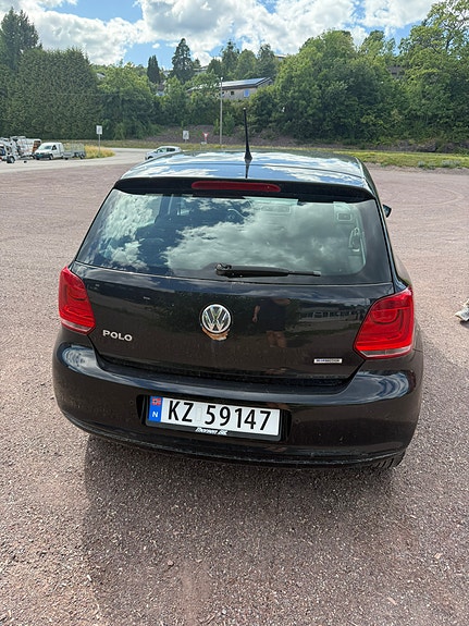 Volkswagen Polo 2 of 18
