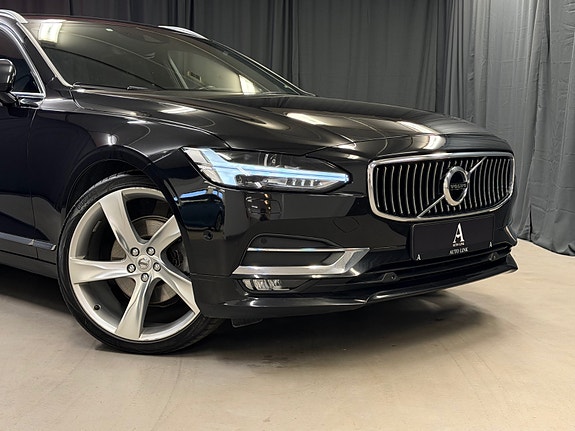 Volvo V90 2 of 30
