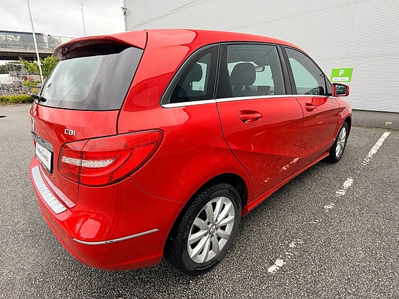 Mercedes-Benz B180 6 of 22
