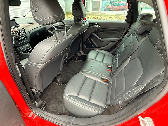 Mercedes-Benz B180 13 of 22