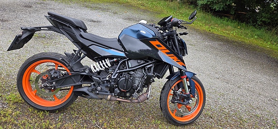KTM 125 Duke 3 of 5