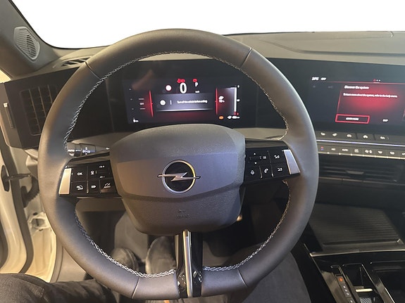 Opel Astra 9 of 25