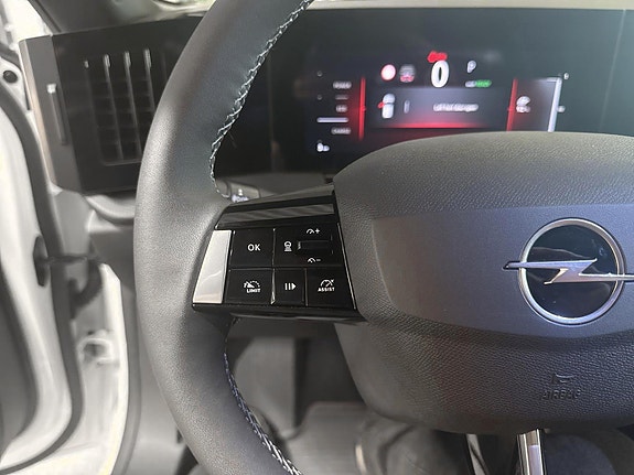 Opel Astra 16 of 25