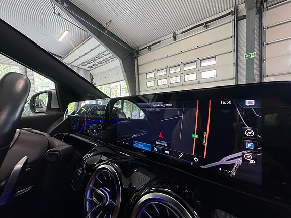 Mercedes-Benz B250 e 25 of 30