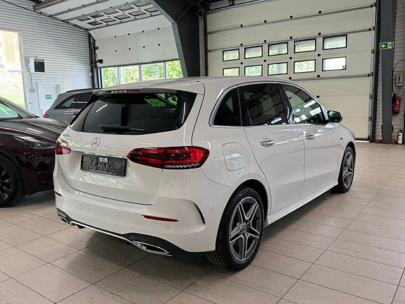 Mercedes-Benz B250 e 9 of 30
