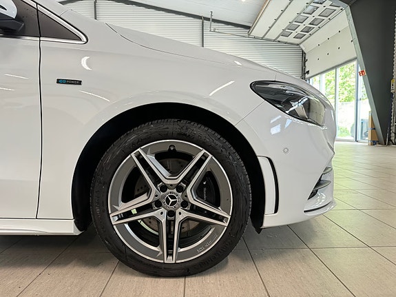 Mercedes-Benz B250 e 7 of 30