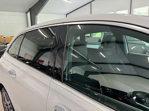 Mercedes-Benz B250 e 13 of 30
