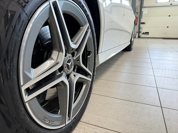 Mercedes-Benz B250 e 8 of 30