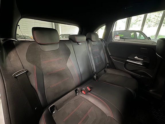 Mercedes-Benz B250 e 17 of 30
