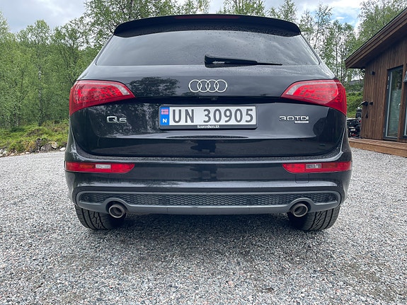 Audi Q5 2 of 18