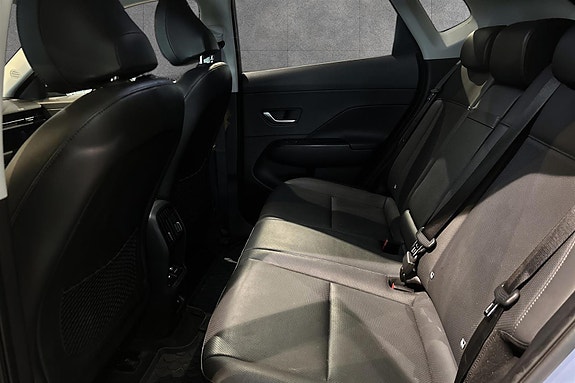 Hyundai Kona 11 of 16