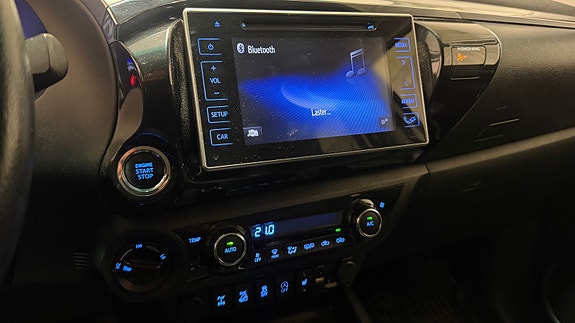 Toyota HiLux 16 of 19