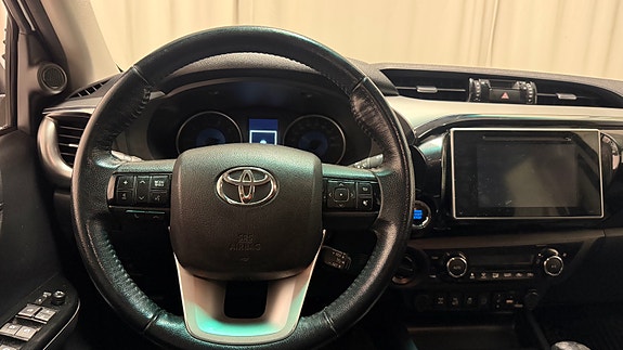 Toyota HiLux 12 of 19