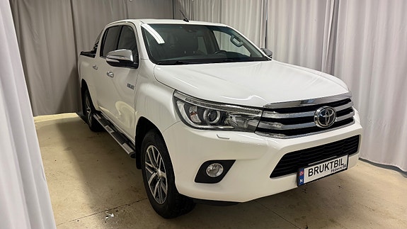 Toyota HiLux 4 of 19