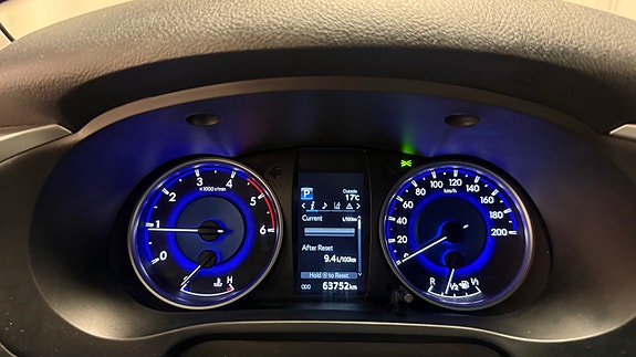 Toyota HiLux 15 of 19